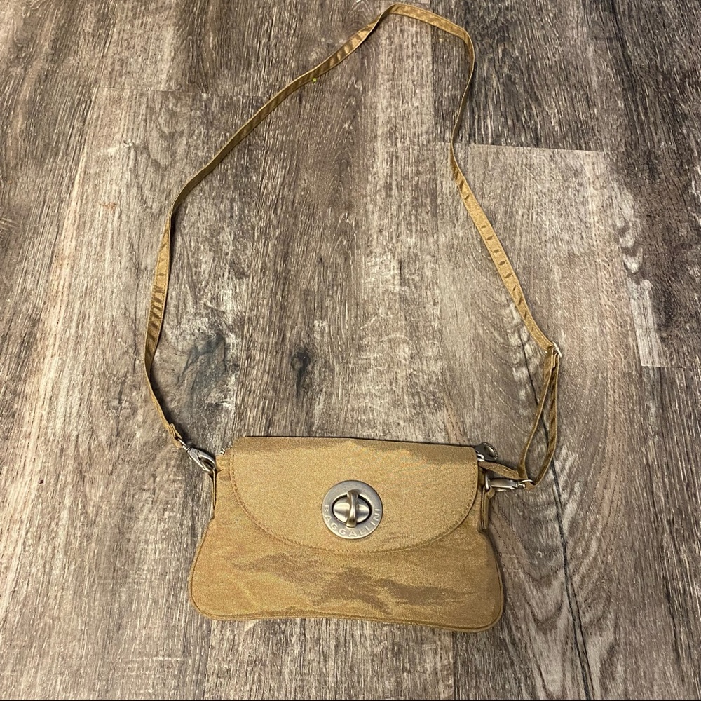 baggallini small tan crossbody